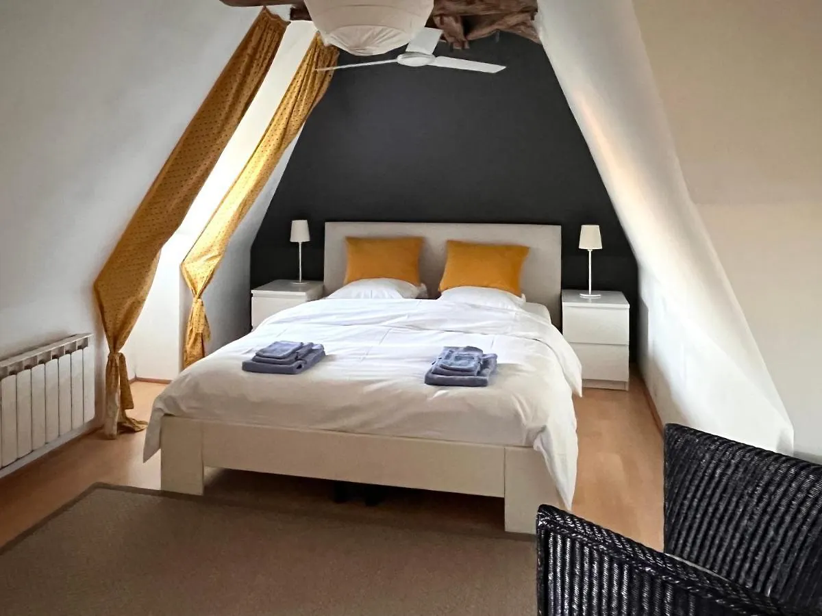 Sauliac-sur-Célé Relaxen Bij Zwembad Met Zicht Over De Cele Vallei